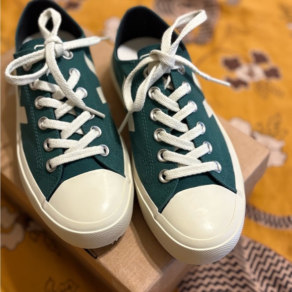 Veja Wata II Low Canvas Sneakers - Picture 1 of 5